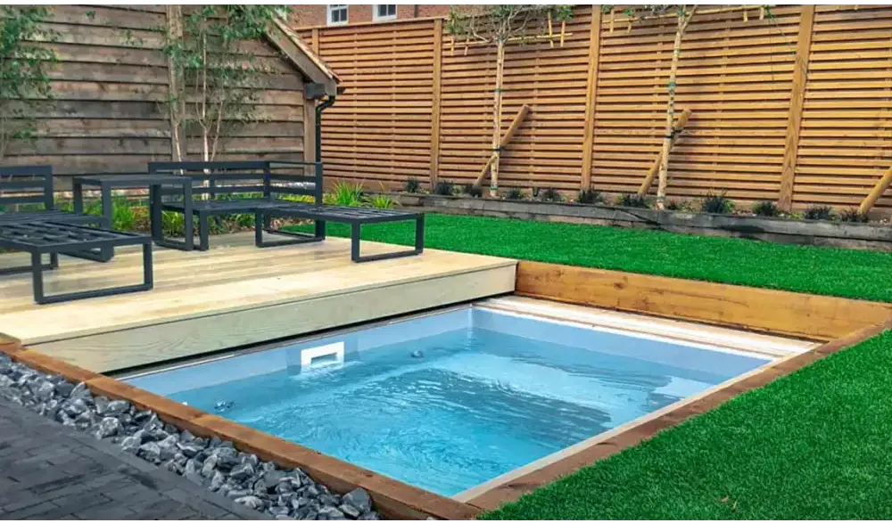Leisurepools Fiji Plunge rektangulär pool med träram och blått vatten