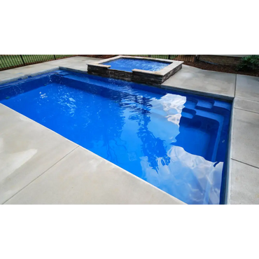 Leisurepools Reflection rektangulär pool med blå simkanal och stensteg till hot tub