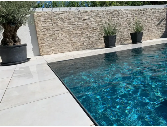 Pooltime Exclusive Overflow med turkos design och svarta kanter