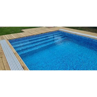 Injorden pool med blå mosaik och träkanter, Thermopool Premium Plus