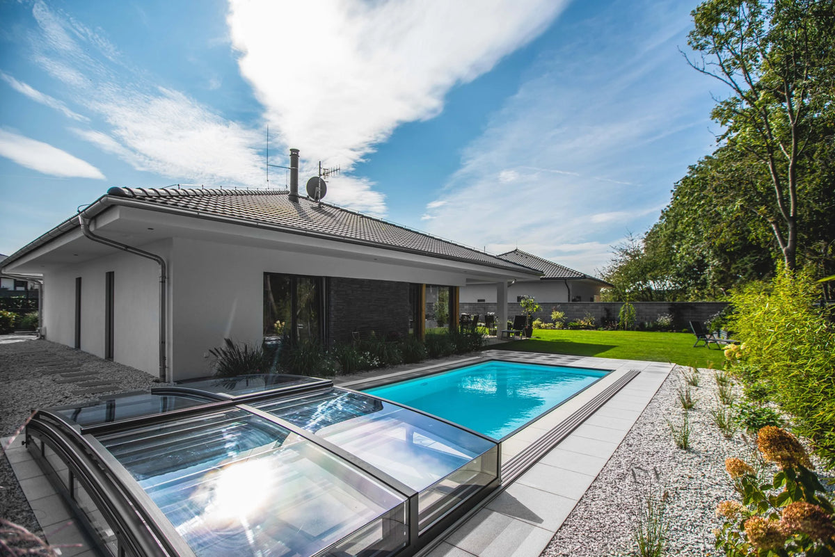 Pool och swimmingpool med totalentreprenad