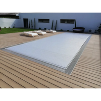 Silvrig metallpooltäckning AquaTop Nersänkt 400 4m bredd med ribbad textur och förstärkt kant