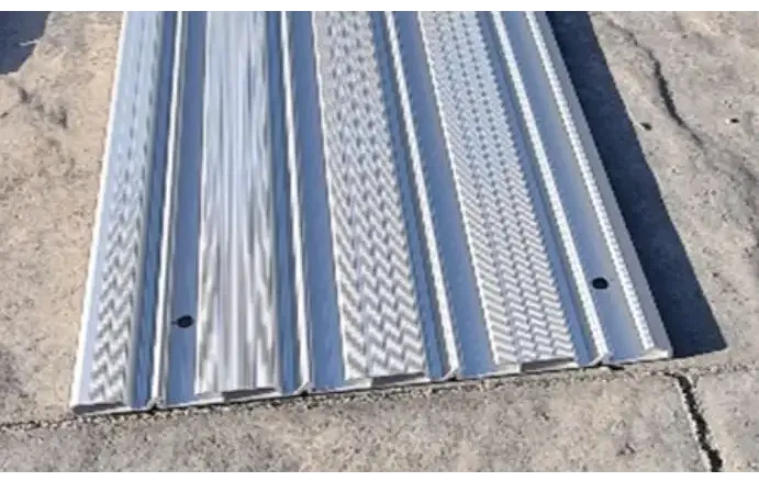 Silvrig metallisk pooldeckramp med extra skenor och pooltak kit icon