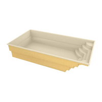 Glasfiberpool Aruba 700: 7,20m x 3,70m pool med krämfärgad rektangulär form och guldtexturerad exteriör