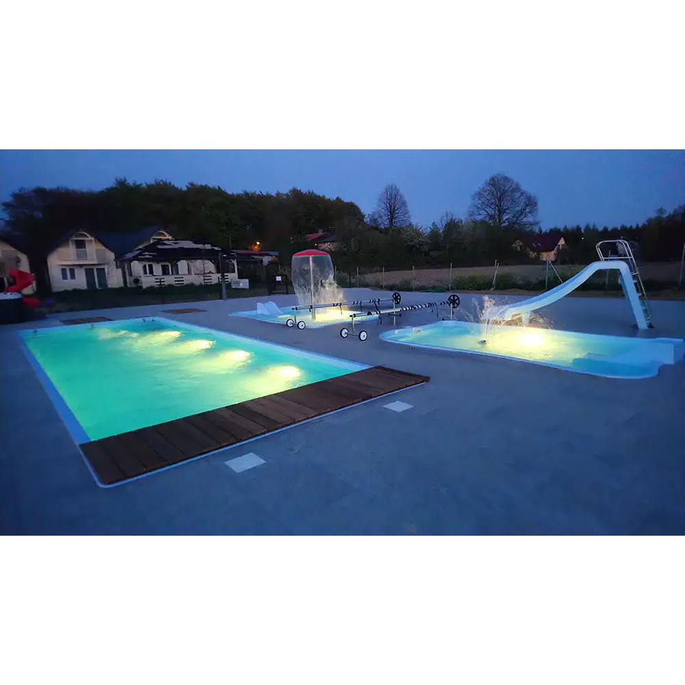 Bahama trädgårdspool med upplyst pool och pooltak, turkost vatten