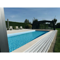 Glasfiberpool Bahama 600 med förstärkt polyester, klar blå poolvatten och pooltak