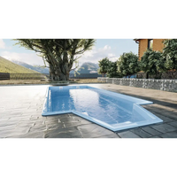 Glasfiberpool Grenada 700 medelstor pool med ljusblått vatten och vit kant