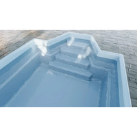 Ljusblå Glasfiberpool Grenada 700 medelstor pool 7x3m med steg