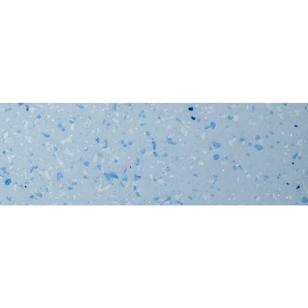 Ljusblå terrazzo bänkskiva i Glasfiberpool Saba med bekväm trappa