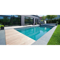 Modern rektangulär pool Natura Kiruna paket med turkost vatten och trädeck