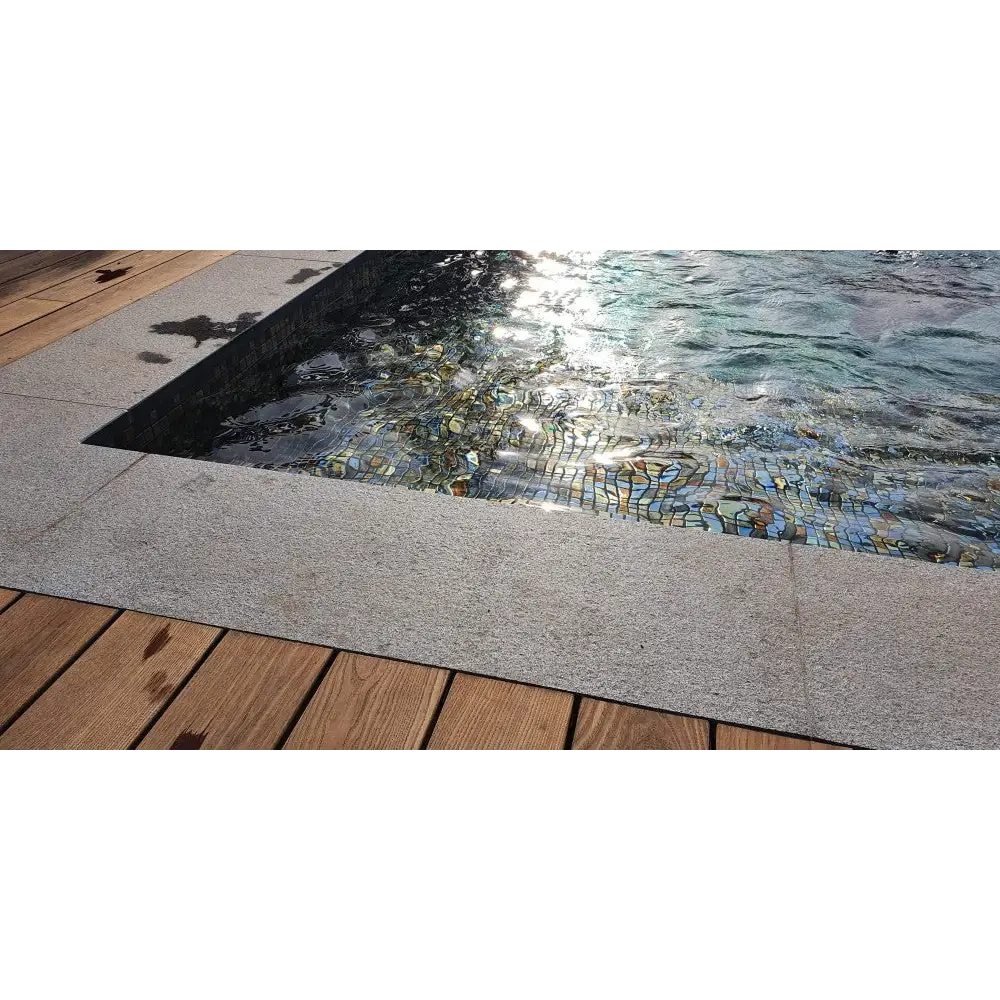 Grå sten Kantstenspaket Natura Modena paket med mosaikpoolkant