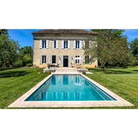 Leisurepools Cube pool med turkost vatten och modern design