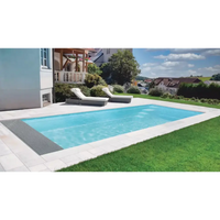 Leisurepools Encore rektangulär pool med raka linjer, klar blåvatten och grå stenplattor för smala tomter