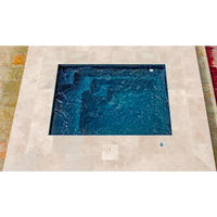 Leisurepools Fiji Plunge 2,9×2,1m rektangulär pool med djupblått vatten i beige sten