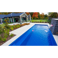 Leisurepools Harmony blå rektangulär pool med stenfall, 2,9×5-8m