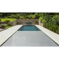 Silver Leisurepools Linear pooltäck med horisontella lameller för stilren pooldesign