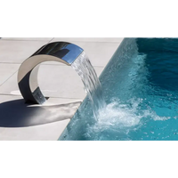 Modern Leisurepools Precision pool med visuellt imponerande kromvattenfall