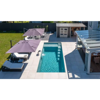 Leisurepools Precision pool med klarblått vatten och trappor