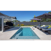 Leisurepools Precision pool med rektangulär form, klart blått vatten och vit flytare