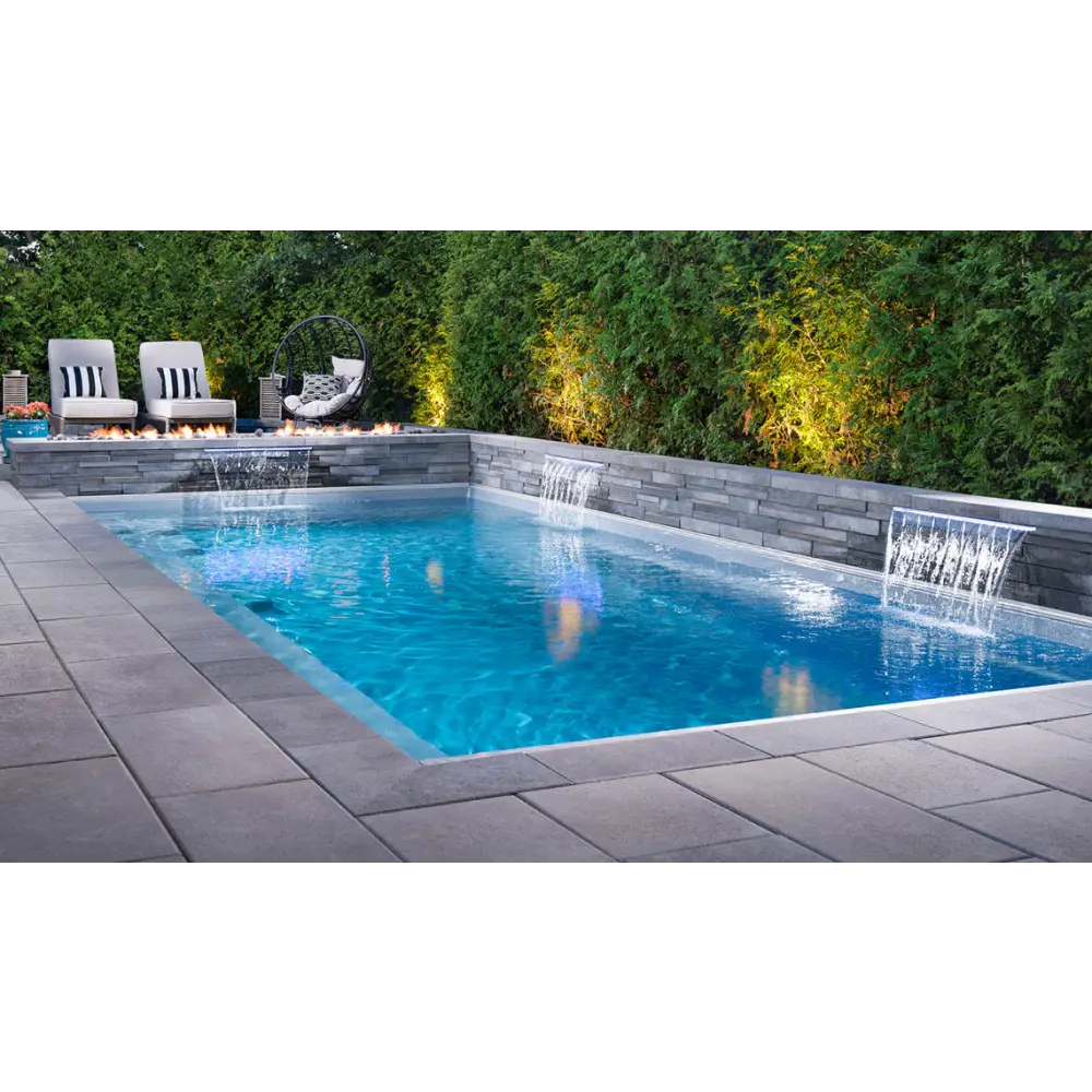 Leisurepools Reflection rektangulär pool med kaskad och simkanal