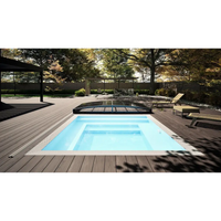 Rektangulär Minipool Wellness pool 2.25×2.5 m med klart blått vatten och vita kakelkanter i mörk trädterrass