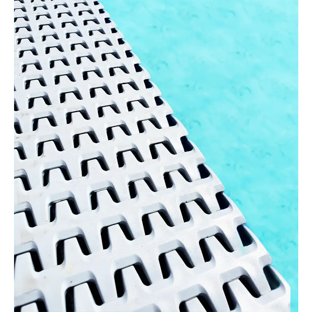 Vit Minipool Wellness pool med vit texturerad säkerhetsmatta i U-mönster