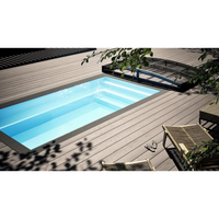 Rektangulär Minipool Wellness pool 2.25×3.75 m med klart blått vatten och svart kakelkant i trädeck