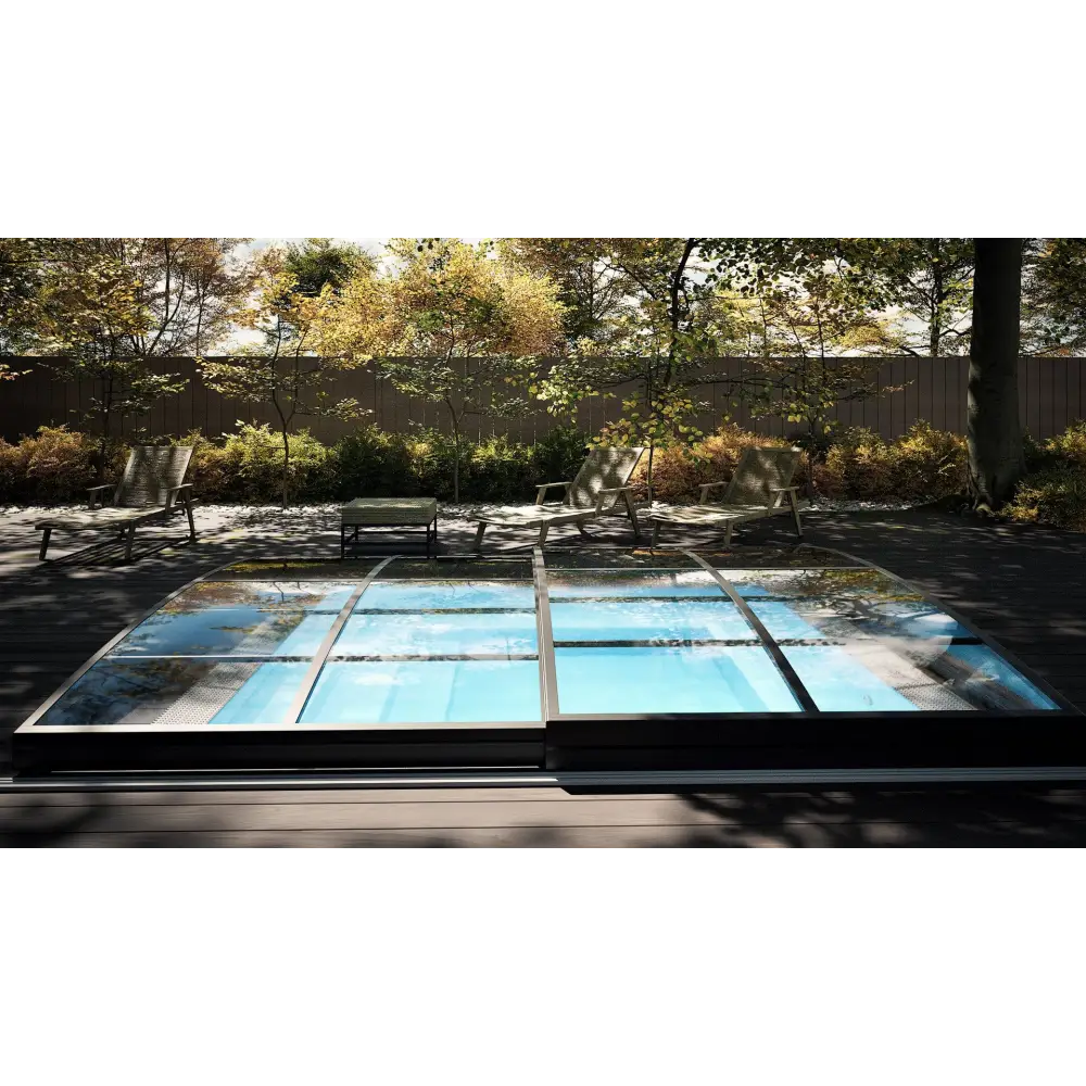 Modern Minipool Wellness pool 3x3 m med glasöverdel, svart ram och klart blått vatten