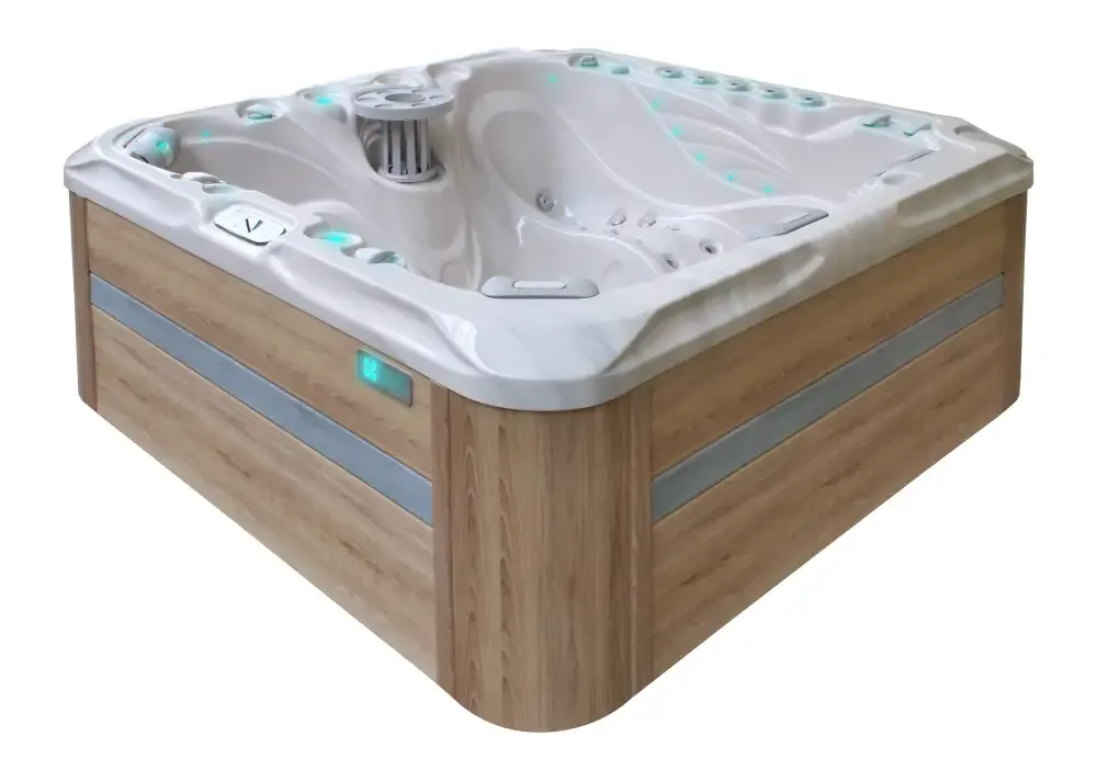 Modern vitvar hot tub PassionSpa Felicity med träpaneler och silverdetaljer