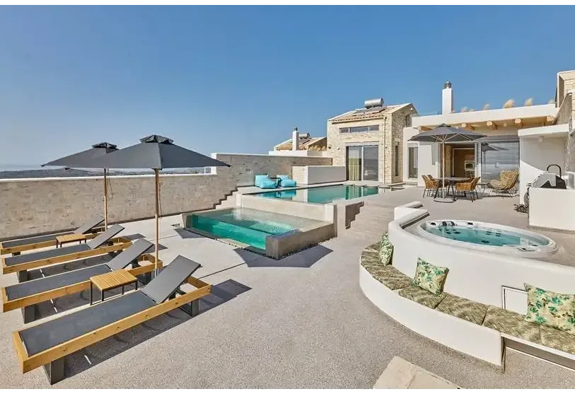 Modern sten villa med PassionSpa Recharge infinitypool och integrerad jacuzzi