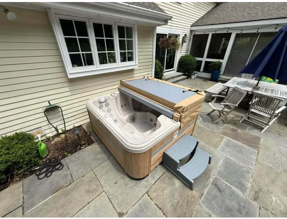 PassionSpa Refresh Spabad beige med träimitation, grått lock och trapp