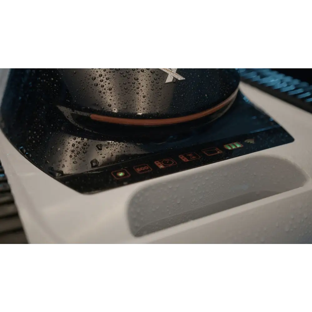 Svart och silver induktionshäll XWarrior InverX X60 med modern design