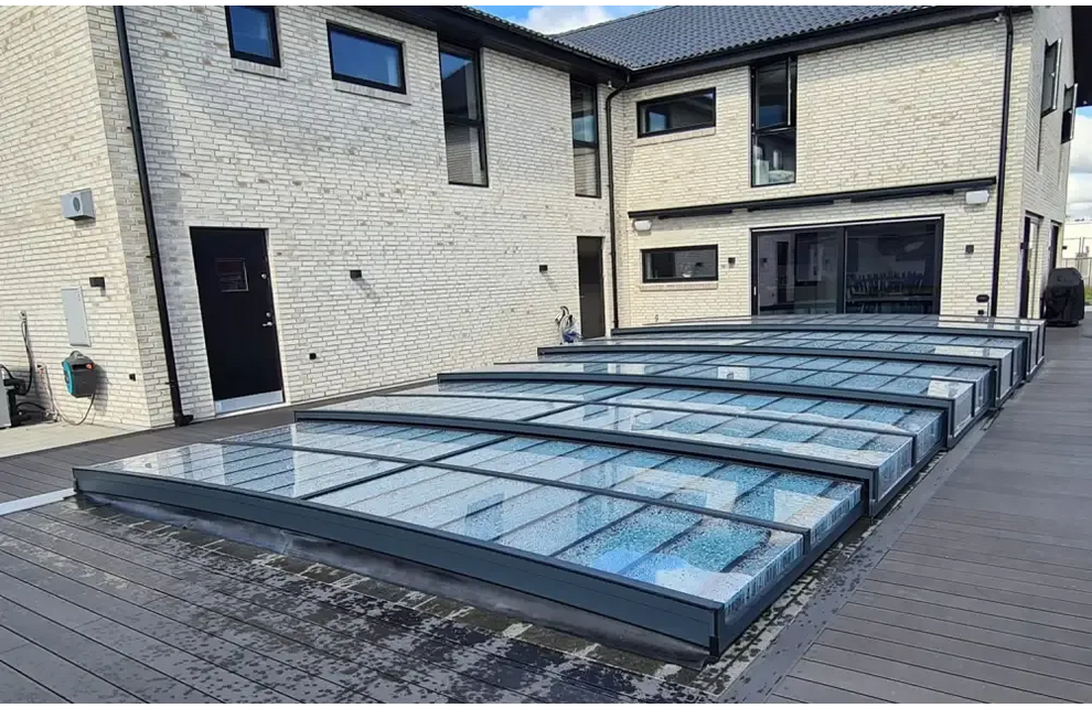 Pooltaket Icon med sarg klarplast i antracit, modern glasdesign