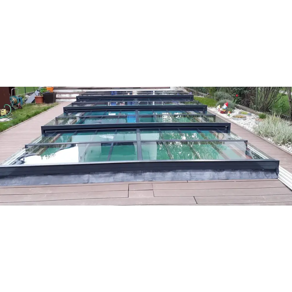 Pooltak ICON 4.5×9 sarg klarplast antracit över pool