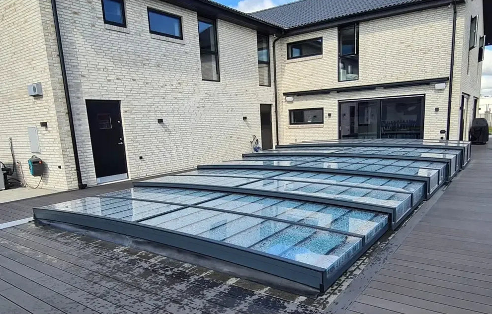 Pooltak Icon med sarg klarplast i antracit, modern glasdesign
