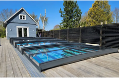 Pooltak Icon Kit med modern glastak och svart metallram för inomhuspool