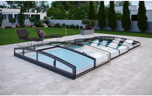Pooltak Infinity med starka profiler och modern glasdesign Pooltak Infinity med starka profiler och modern glasdesign