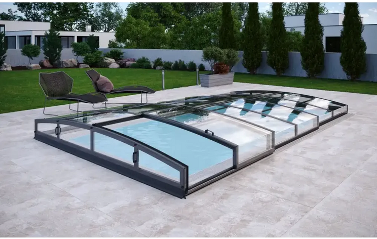 Pooltak Infinity med starka profiler och modern glasdesign