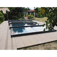 Moderna glastakpaneler med svarta ramar i Pooltak Mästare PLUS 4×8 enkelskena, 6 mm klarplast