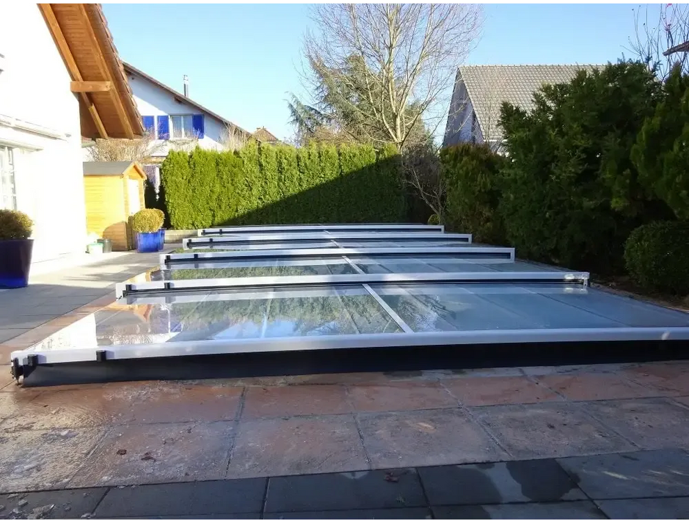 Modern Mästare Plus 4x8 glaspooltäckning med års garanti, silver ram
