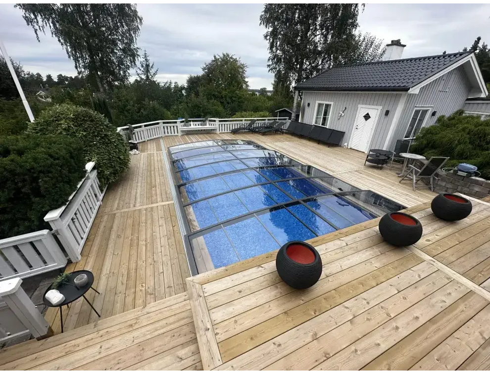 Elegant pooltak Sydney med flexibilitet för pool i trädeck