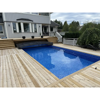 Pooltak Sydney 3.5×8 med blå mosaik, trädeck och ena sidan antracit