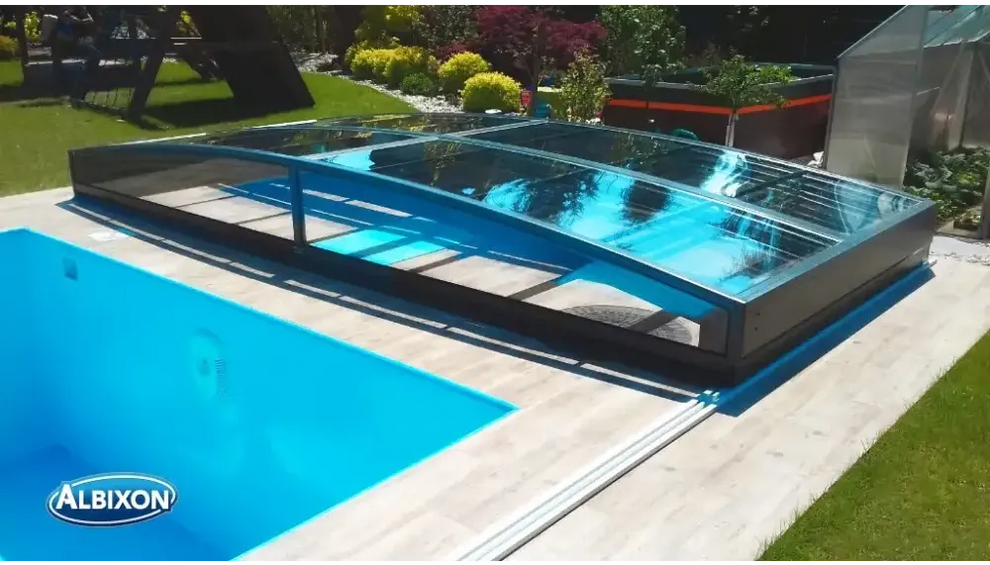 Ultra lågt pooltak Sydney 4x7 med albixon glas och svart ram