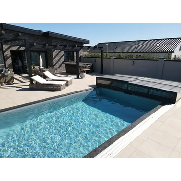 Rektangulär pooltime exklusiv 12mm pp pool 2,6 x 6 x 1,5 m med klart blått vatten och svart kakelkant perfekt för köpa pool och pooltak