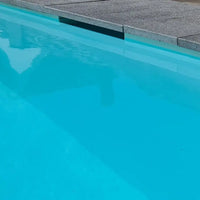 Pooltime Exklusiv 12mm PP pool med klart turkost vatten och grå betongplattor