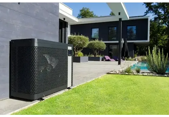 Zodiac Z260iQ MD4 10kW svart rektangulär poolvärmare vid modernt hus