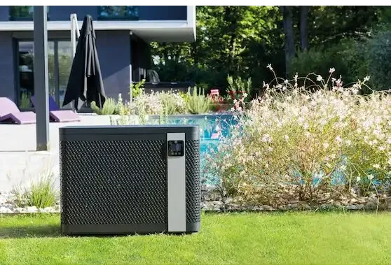 Zodiac Z260iQ MD4 10kW svart rektangulär poolvärmare med texturerad svart design och silver kontrollpanel