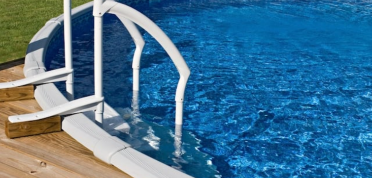Behöver du en poolstege i en ovanjordspool