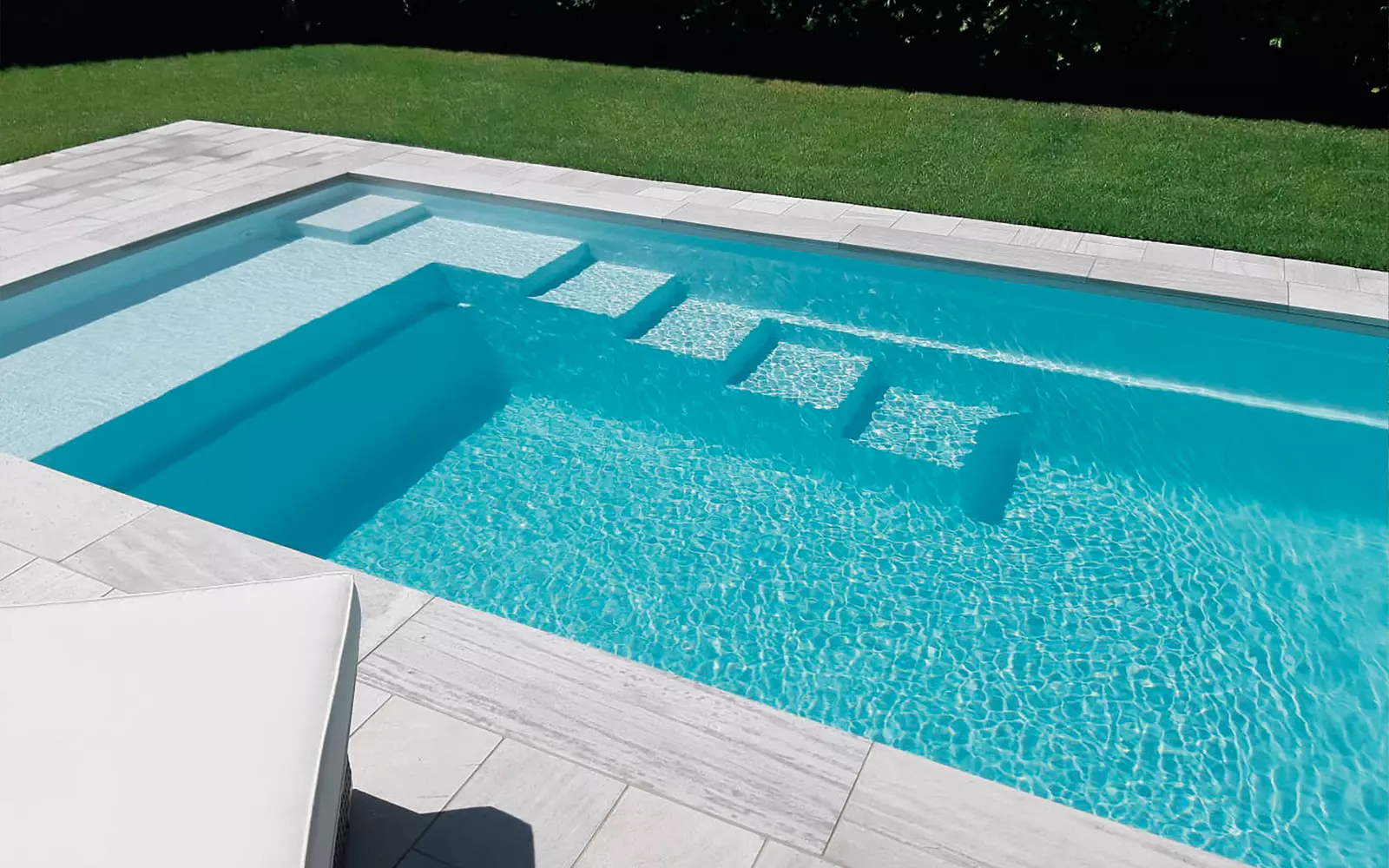 Leisurepools Elite High Waterline 3,8x8,1-9,1m, 1,5m djup Leisurepools Elite High Waterline 3,8x8,1-9,1m, 1,5m djup