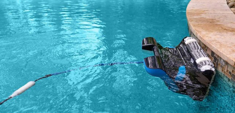 Hur bottendammsuger du poolen